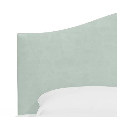 Queen Janeth Curved Bed Linen Pool - Skyline Furniture 6 Queen Janeth Curved Bed Linen Pool - Skyline Furniture - Image 4